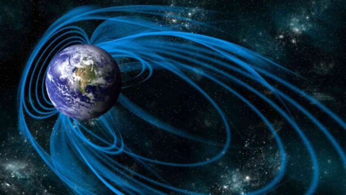 Memahami mengapa lintasan pengamatan geomagnetik berorientasi Utara-Selatan. Pelajari lebih lanjut tentang pengaruhnya terhadap sensitivitas pengukuran, konsistensi data, dan sinyal maksimum.